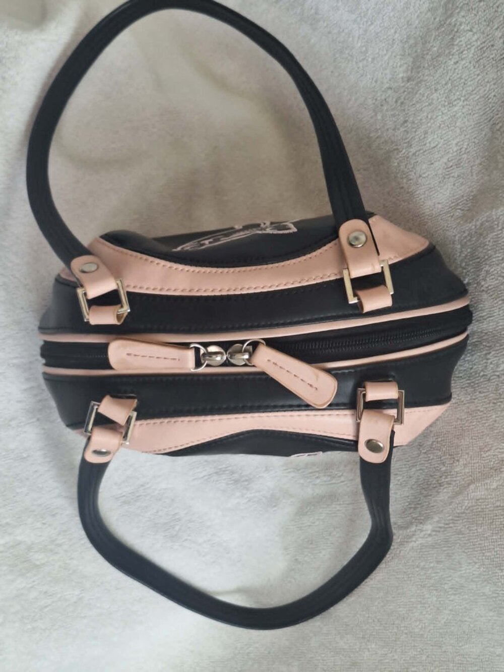 Nearly New Condition Demonia Leather Vintage CAT PURSE/HANDBAG - Picture 8 of 9